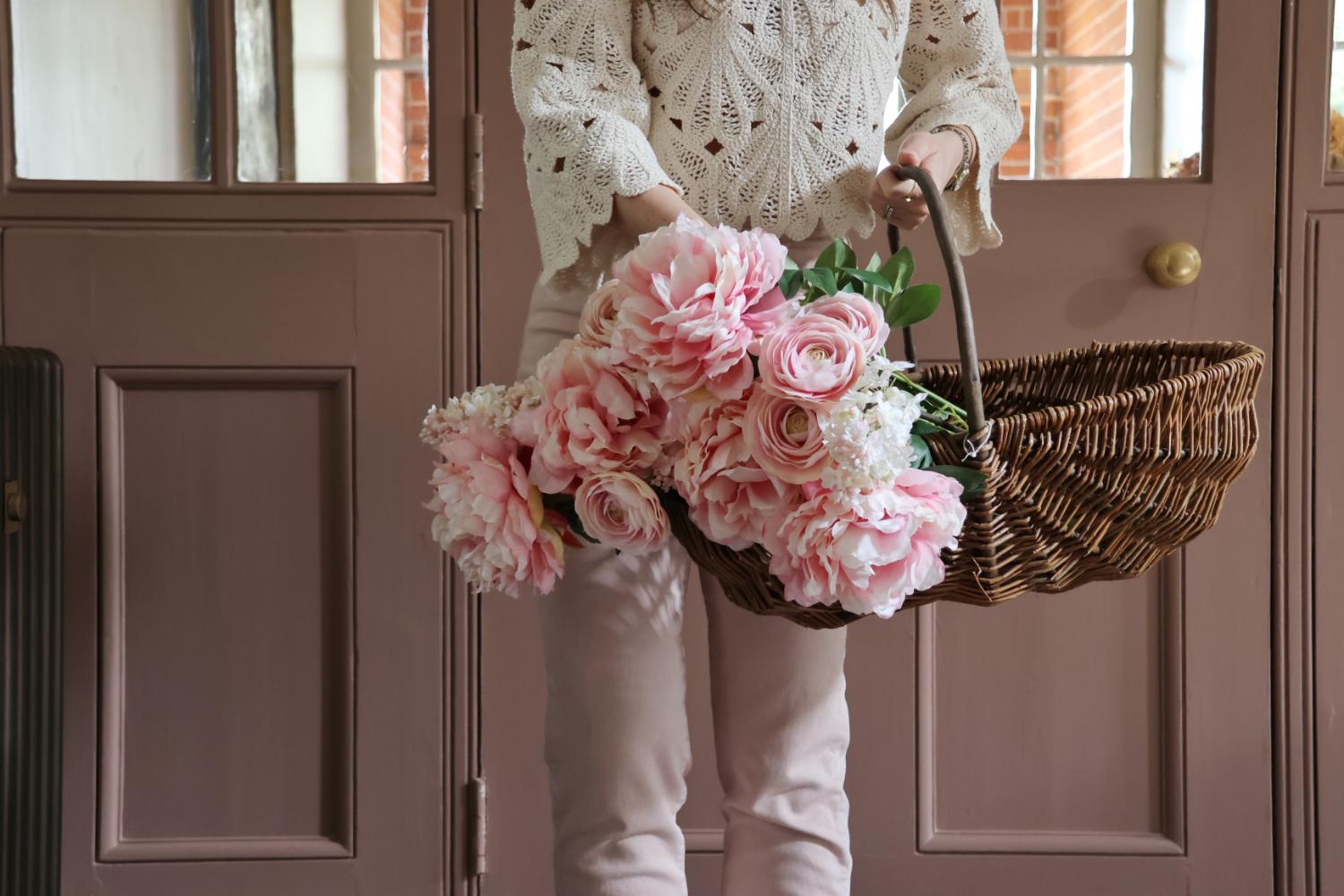 The Secret Language of Flower Colours: Symbolism, Meaning, and Psychology
