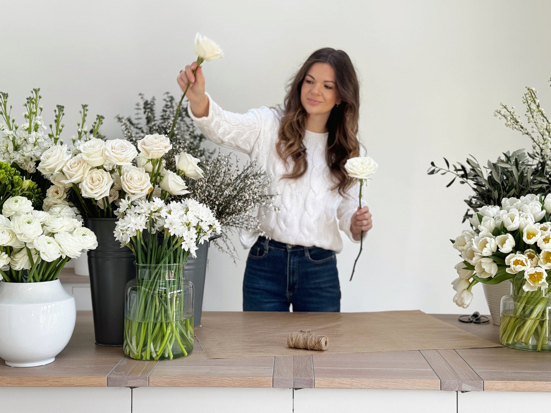How to create a classic hand-tied spiral bouquet