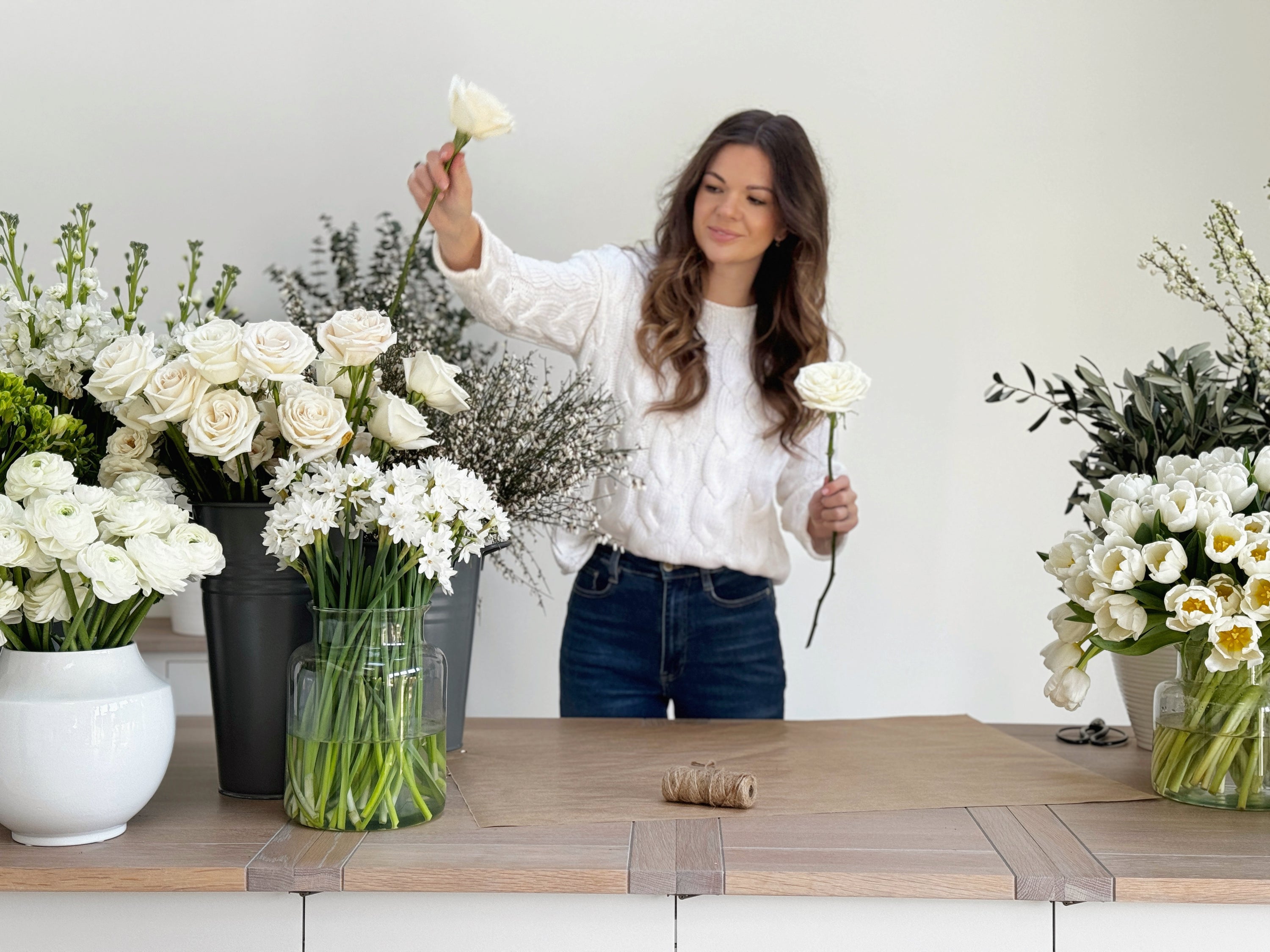 How to create a classic hand-tied spiral bouquet