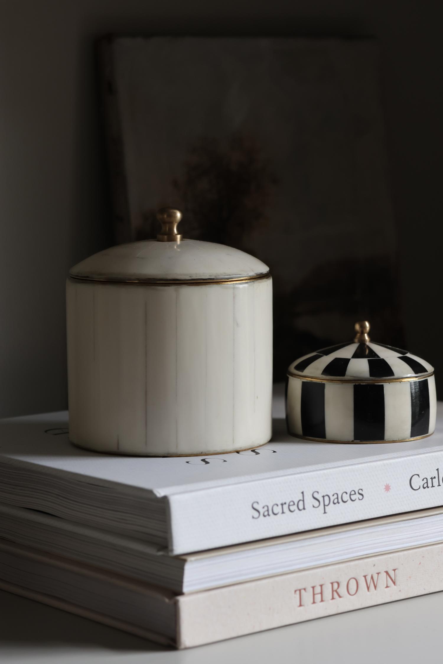 Willisham Resin Round Boxes (Set of 2)