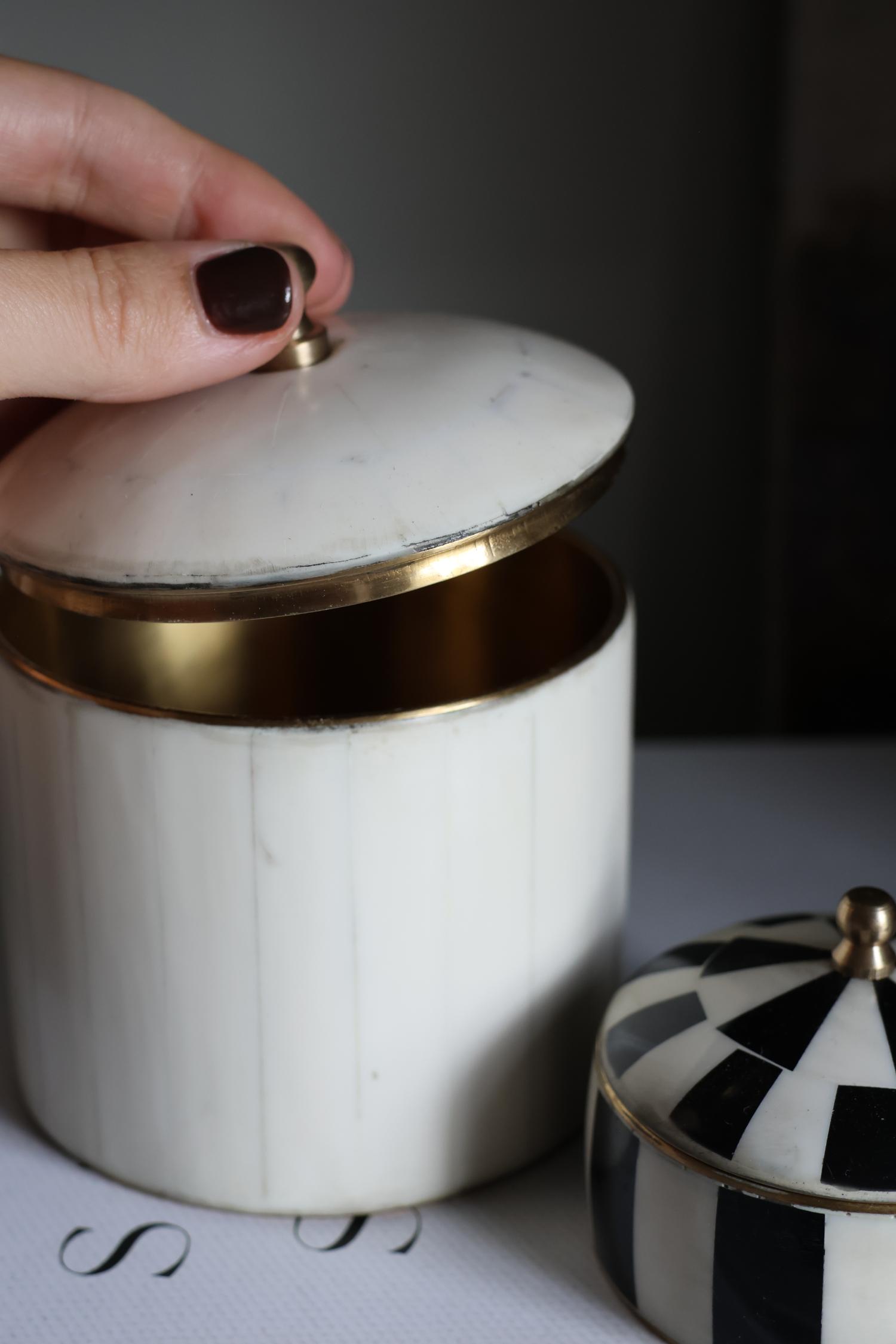 Willisham Resin Round Boxes (Set of 2)