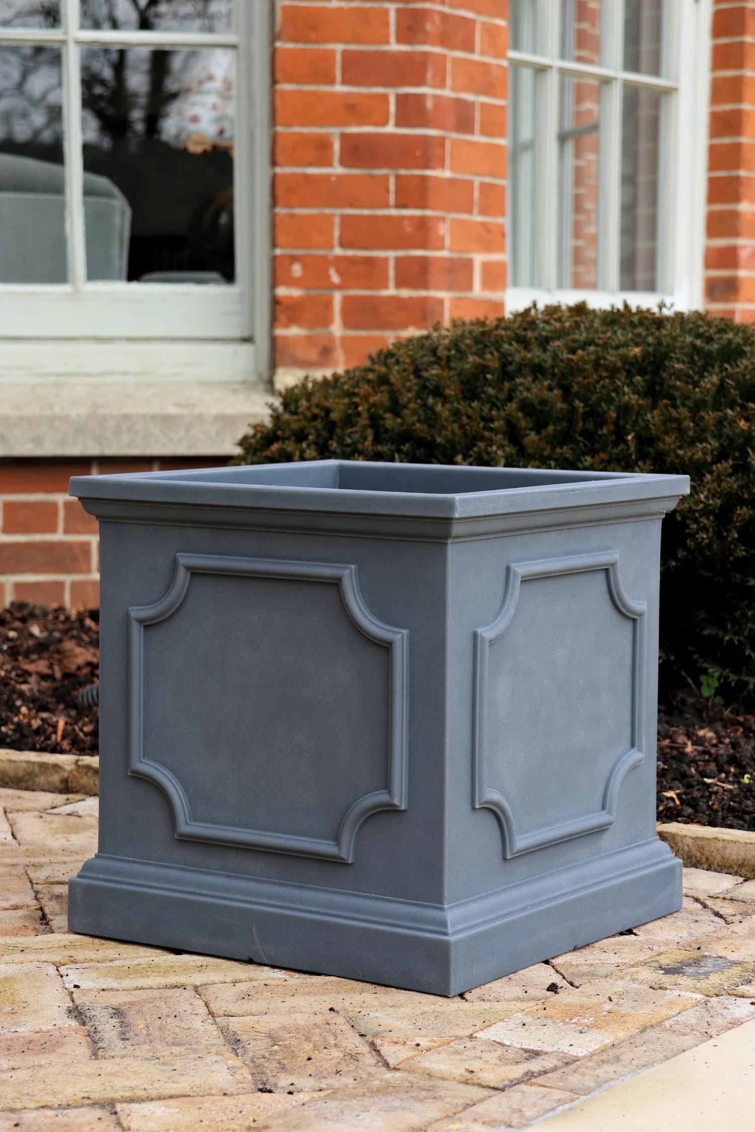 Ultra-Lite Tuddenham Planter