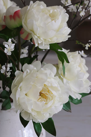 The White Peony Bouquet and Vase Gift Bundle