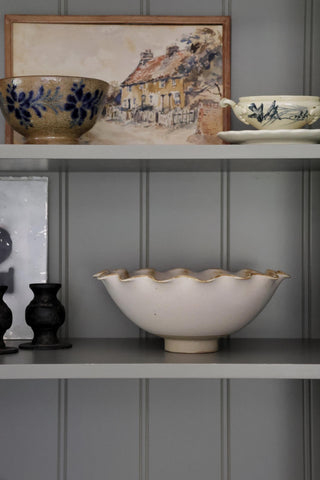 Ruffled Edge Footed Bowl