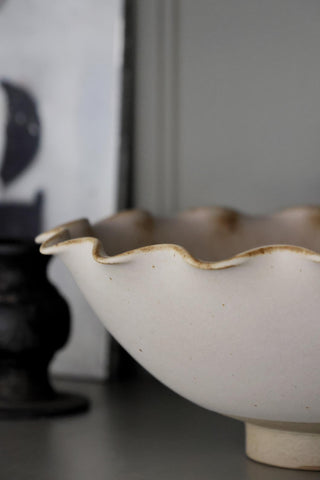 Ruffled Edge Footed Bowl