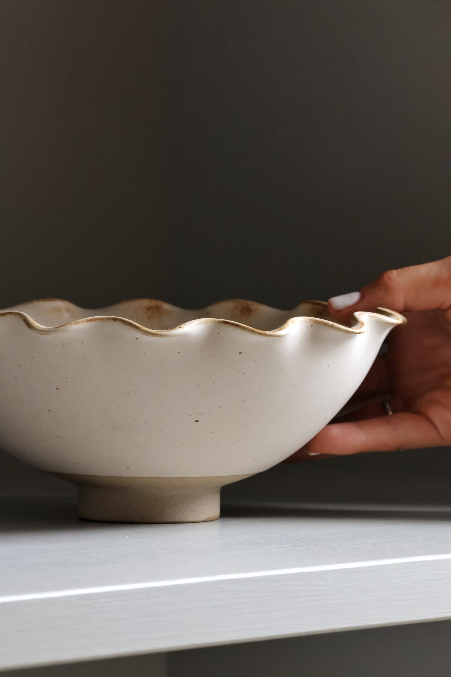 Ruffled Edge Footed Bowl