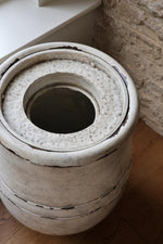 bucklesham ultra-lite planter with insert from birds eye view on wooden floor