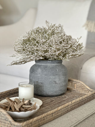 dried_statice_flowers_white_pot
